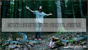 snake reactions to fearful people