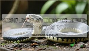 signs of discomfort during snake handling